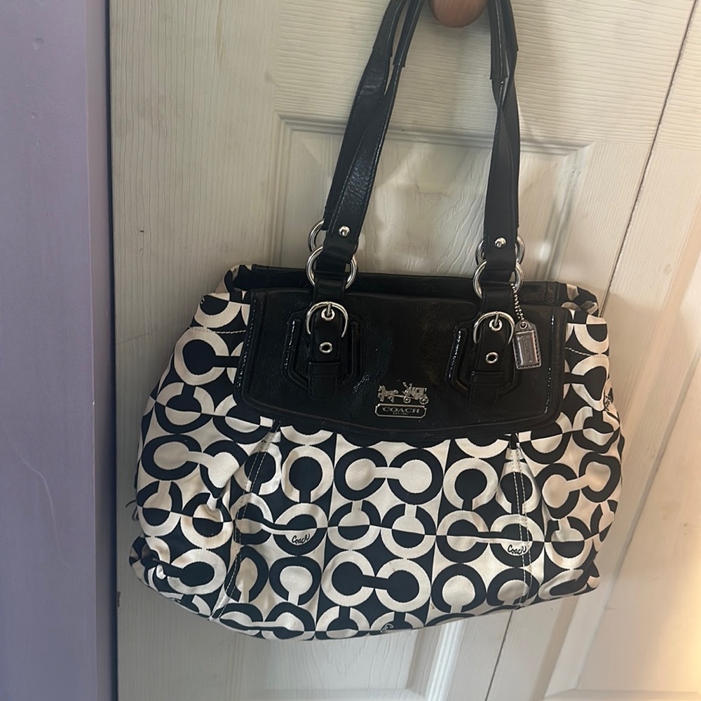 Coach signature bag tan and black like new!!
